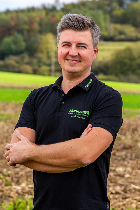 Marek Mucha lächelt in die Kamera